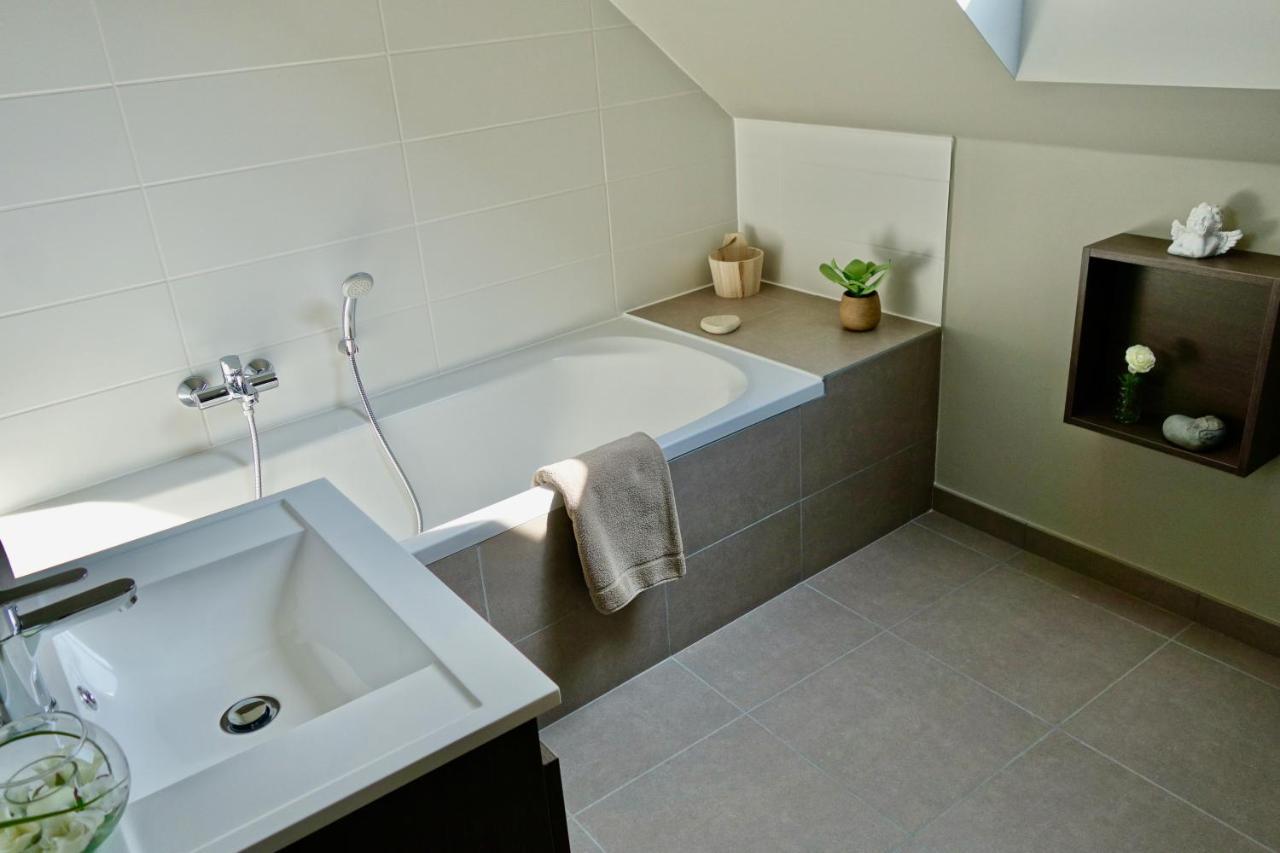 Loft En Duplex Avec Terrasse 3 Chambres Proche Pairi Daiza Монс Экстерьер фото